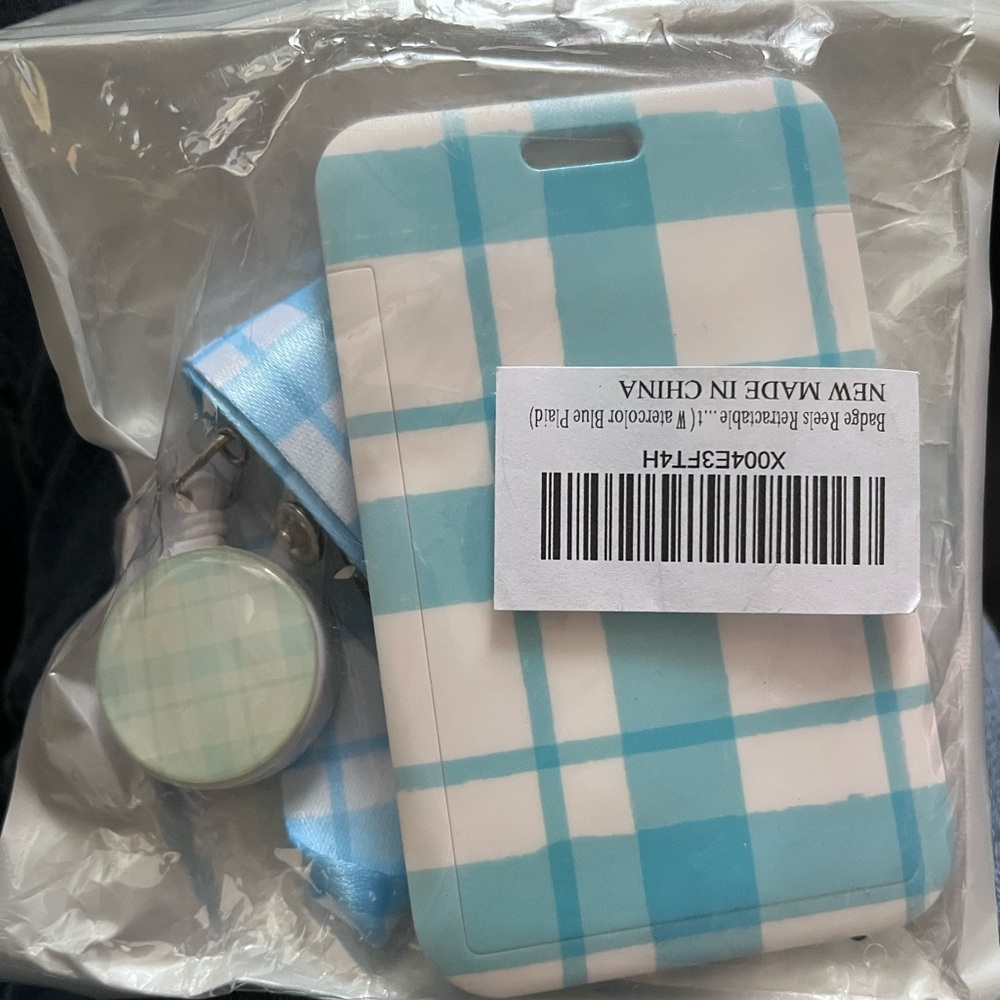 NWT Chic Blue and White Plaid access badge hard Case with Lanyard and reel